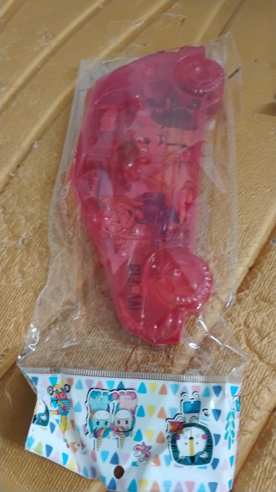 Car Shape Plastic Compass Box for Kids (1 Pc) Car Shape Plastic Compass Box for Kids (1 Pc)